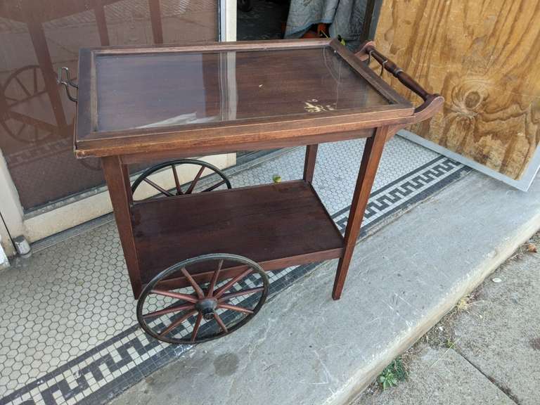 ROLLING TEA CART WITH REMOVABLE GLASS TRAY Bid On Estates Auction