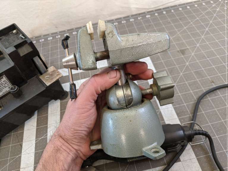 dremel tool, mini vise, mini clamp. bench grinder not working (bad
