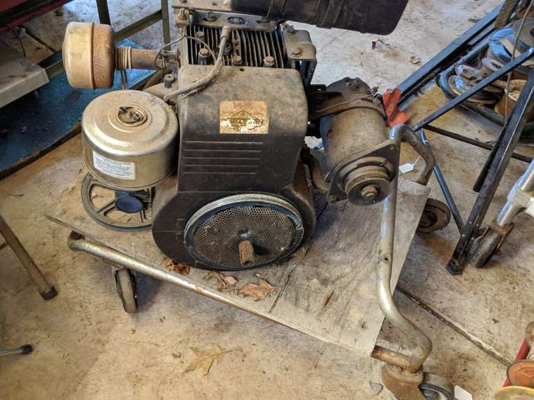 Briggs & Stratton single cylinder 14 horsepower gas engine Bid On Estates