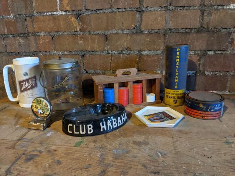 poker chips, ashtrays, tobacco jar, advertising Bid On Estates