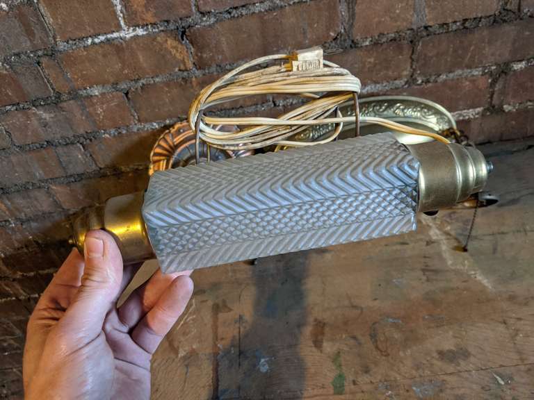 vintage lighting. 2 ceiling lights and over headboard reading lamp