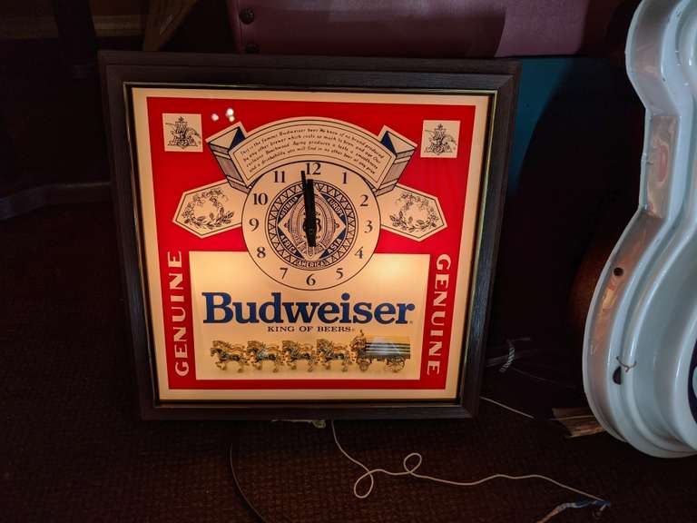 Budweiser Light Up Wall Clock with Clydesdale Horse Figurines Bid On