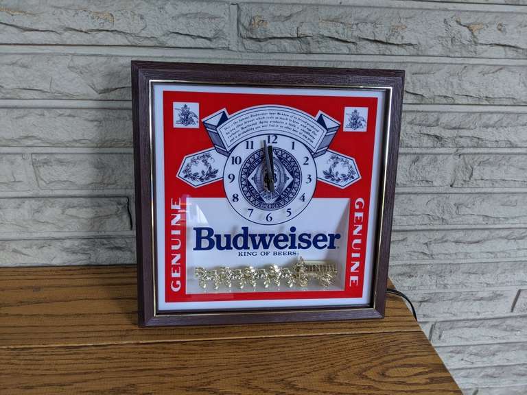 Budweiser Light Up Wall Clock with Clydesdale Horse Figurines Bid On