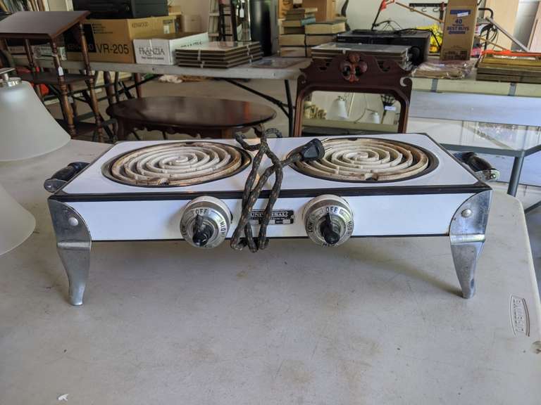 Antique Electric Stove by Universal Bid On Estates Auction Services