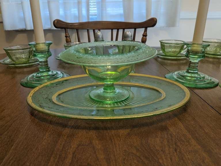 Vaseline Glass Bid On Estates Auction Services