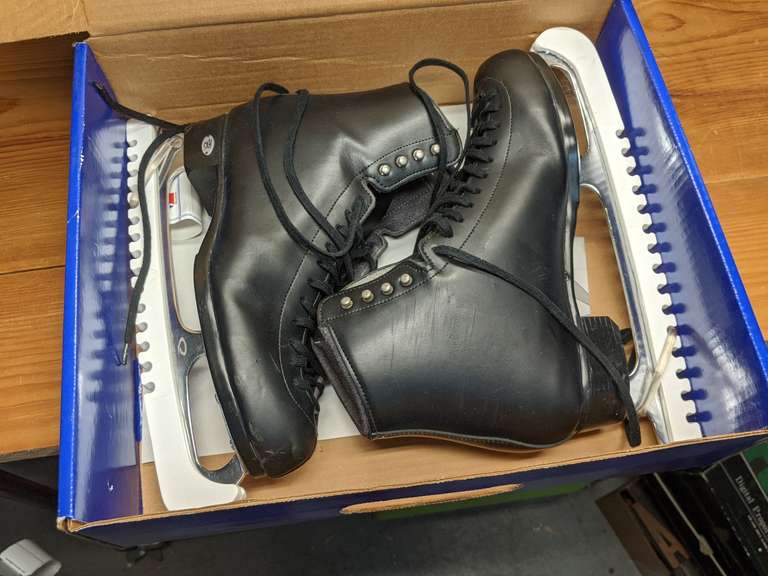 Size 10D Riedell Ice Skates Bid On Estates