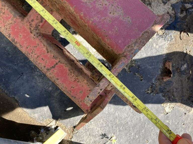 3 Point Hitch Scissor Lift Bid On Estates Auction Services