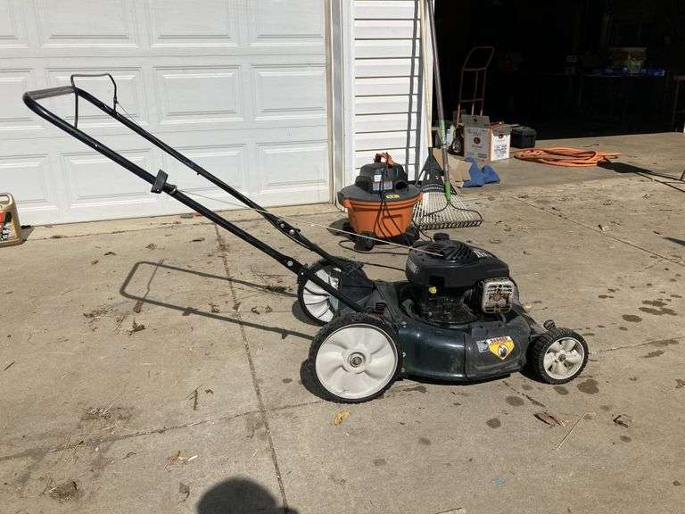 BOLENS LAWN MOWER (NOT RUNNING MAY NEED WORK) Bid On Estates