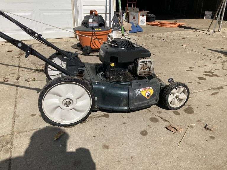 BOLENS LAWN MOWER (NOT RUNNING MAY NEED WORK) Bid On Estates