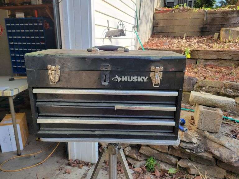 HUSKY TOOL BOX (no contents included) Bid On Estates Auction Services