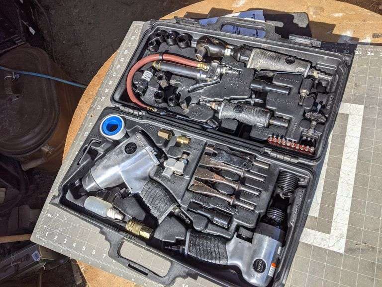 Nice Devilbiss Air Tools Complete Set Up in Case Bid On Estates