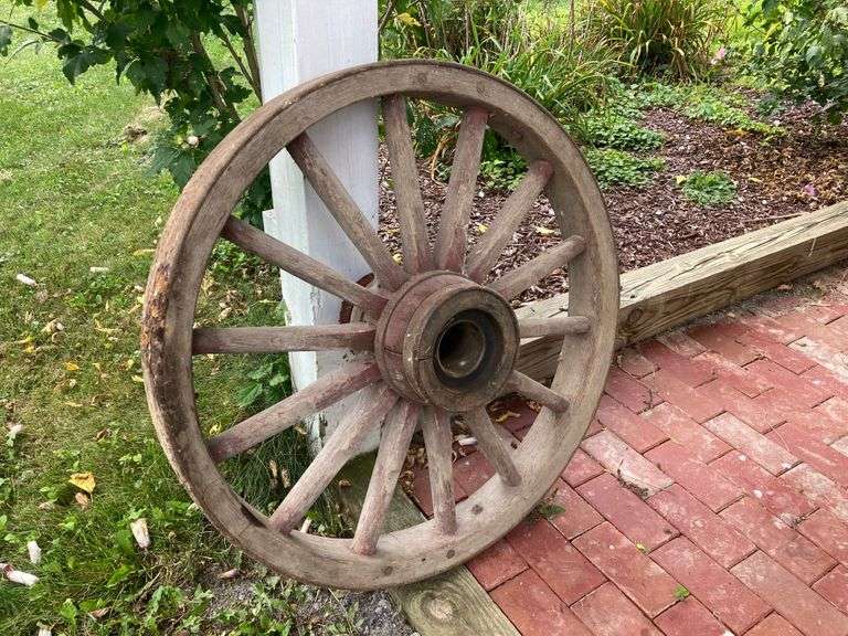 Antique Wood Spoke Wagon Wheel - Bid On Estates