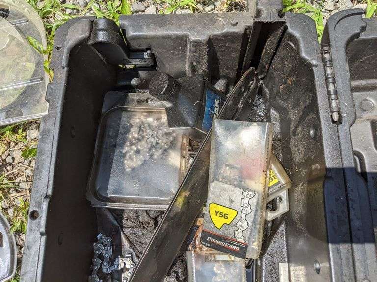 2 Chainsaws. McCullough Mini (not tested, pulls freely) and Echo