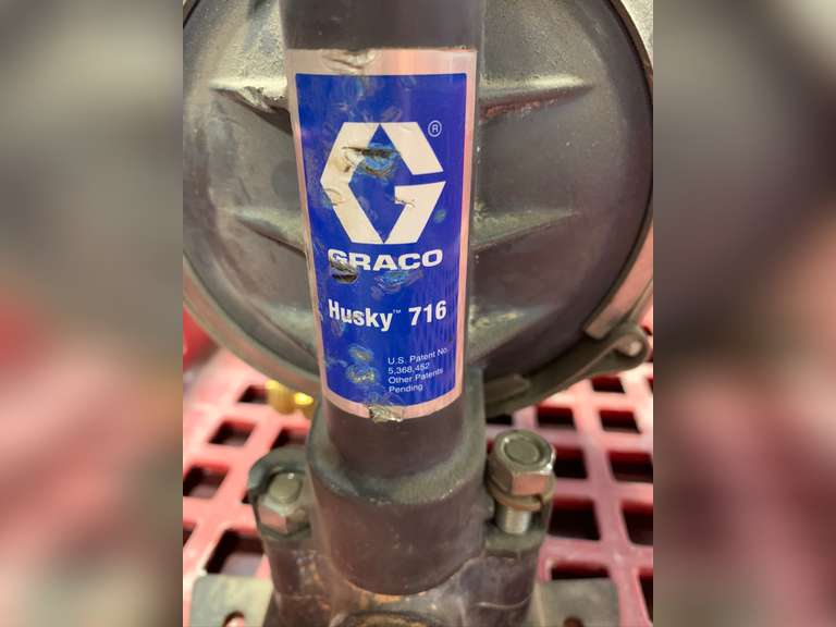 Graco pneumatic pump - Bolinger Real Estate & Auction