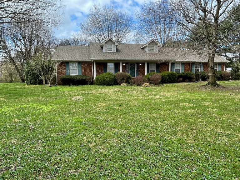 REAL ESTATE AUCTION - 1205 SHALLOW LAKE CIRCLE HOPKINSVILLE, KY