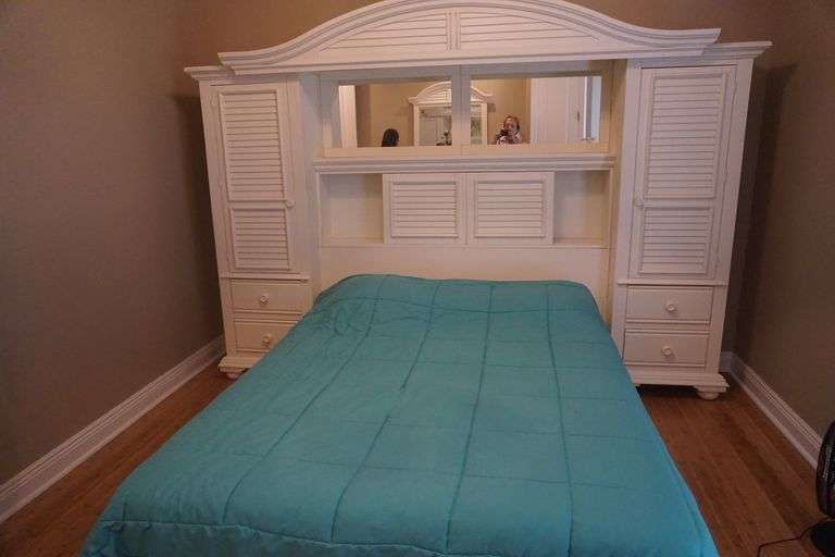 White Bed with Headboard & Lights Auctions