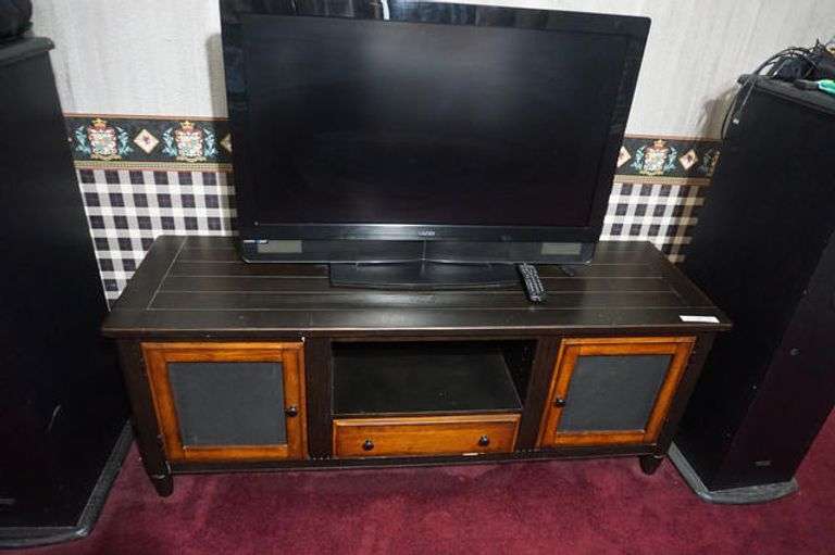 TV Stand & Vizio TV 42" Auctions