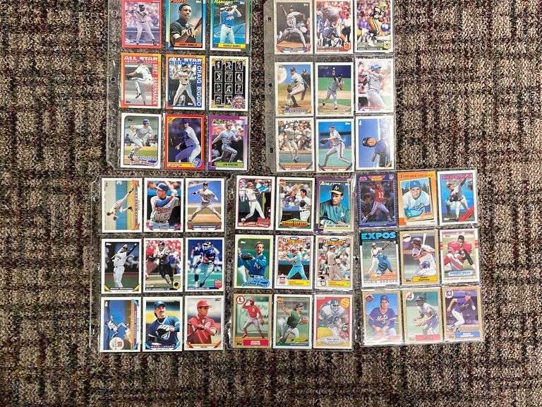 Five sleeves of baseball and football cards ByceAUCTION LTD. Ohio
