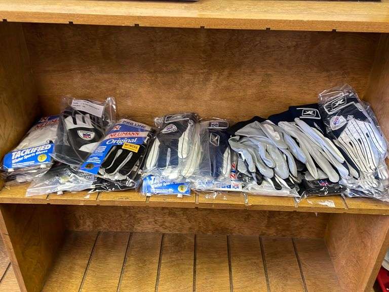 Huge a lot of football gloves ByceAUCTION LTD. Ohio Auctioneer