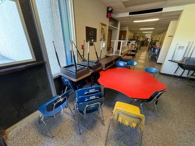 MISC. FURNITURE ITEMS CIS Auctions