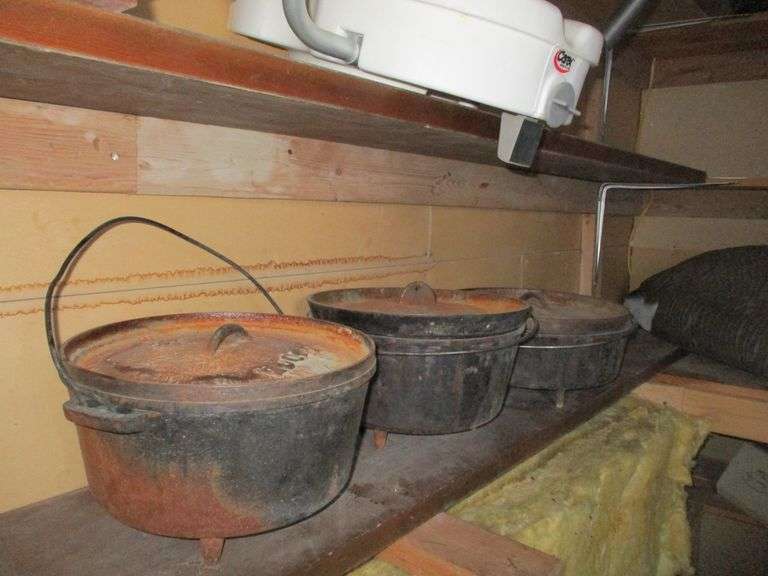 3) Dutch Ovens with Lids Prime Time Auctions, Inc.