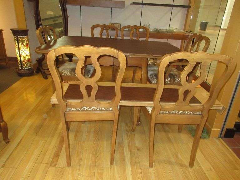 Oak Dining Table with 6 Padded Chairs Prime Time Auctions, Inc.