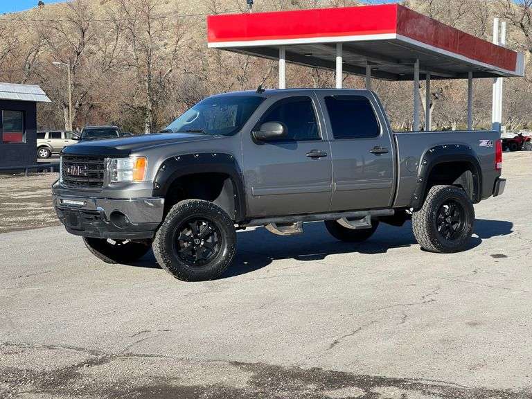 2013 GMC Sierra SLE Prime Time Auctions, Inc.