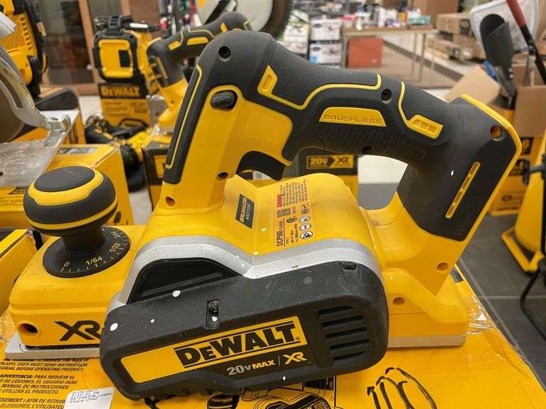 DeWalt 20 V Max XR Brushless Hand Planer Prime Time Auctions, Inc.
