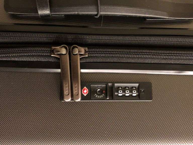 Member's Mark Hardside Trunk Luggage Prime Time Auctions, Inc.