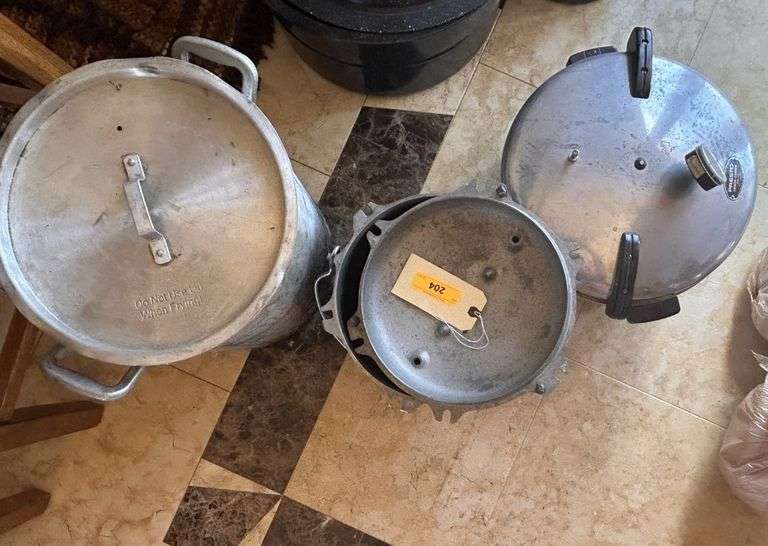 Cast Iron Stock Pot, Pressure Cooker, Stock Pot Prime Time Auctions, Inc.