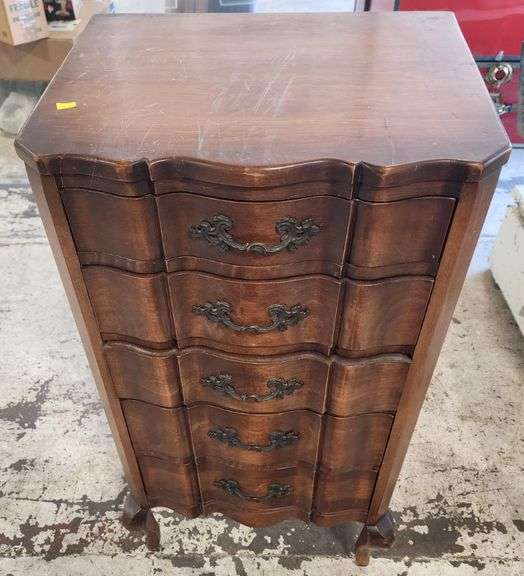 Tomlinson of High Point Five Drawer Dresser Prime Time Auctions, Inc.