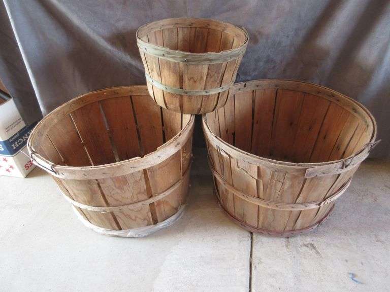 3) Vintage Fruit Baskets Prime Time Auctions, Inc.