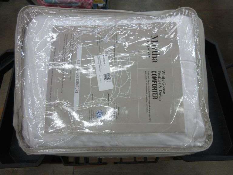 Martha Stewart Down Comforter Set Prime Time Auctions, Inc.