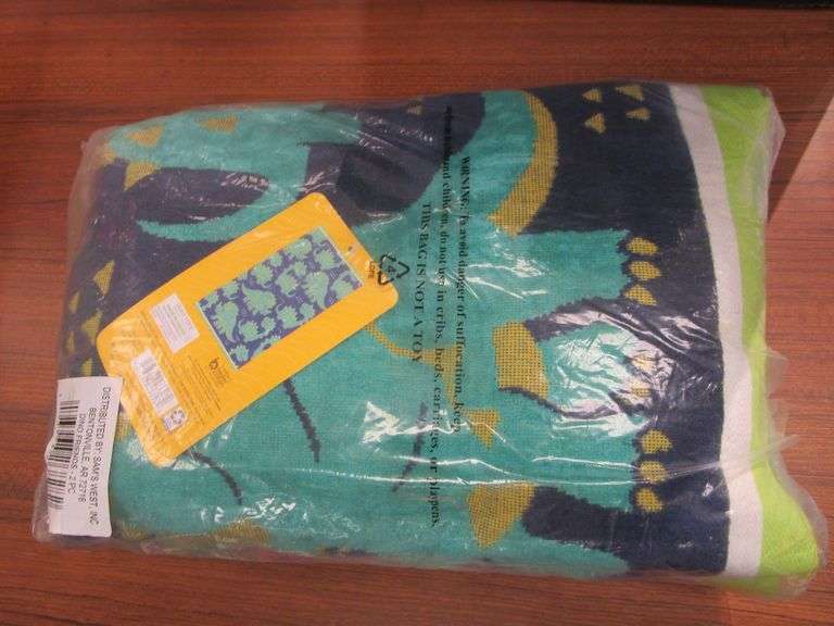 Member's Mark Beach Towel Prime Time Auctions, Inc.