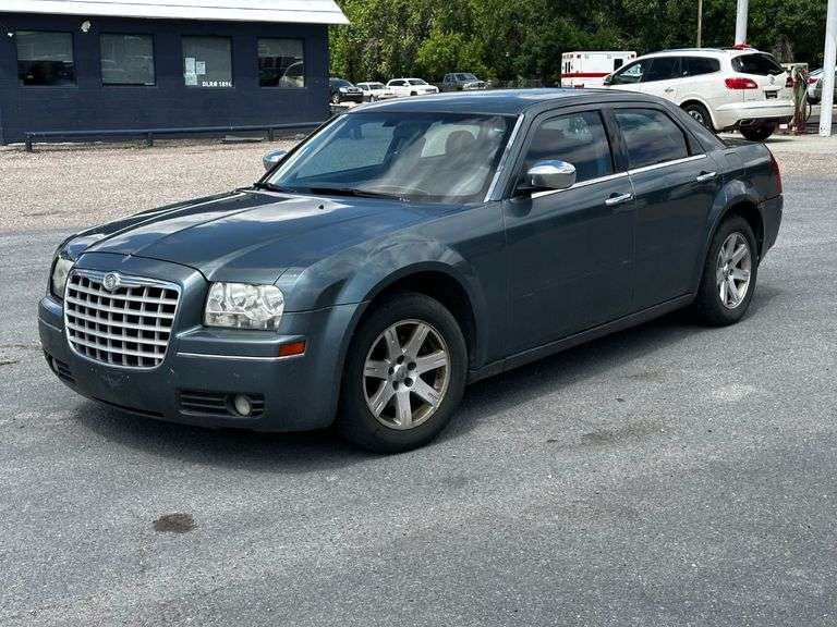 2006 Chrysler 300 Touring - Prime Time Auctions, Inc.