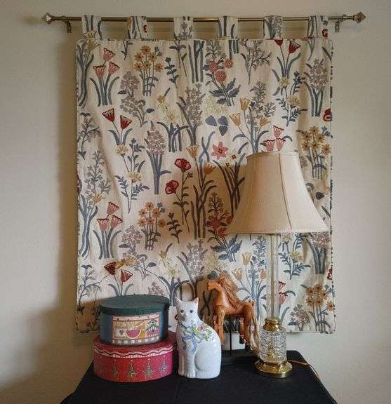 Tapestry, Folk Art Décor Colorado Premier Realty & Auction Services