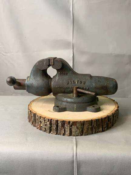 Collectibles & Jewelry Online Auction