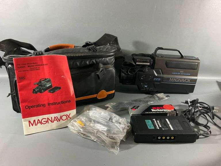Vintage Magnavox VHS Video Movie Maker Model VR9240AV01, Has Manual