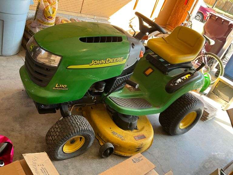 John Deere L110 Automatic Riding Lawn Mower, 2 Front Tires Are Flat