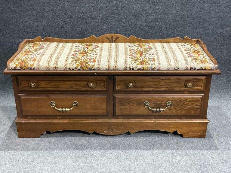 Lane Cedar Chest/Bench With Key, Measures 49”wide x 18” Deep x 22.5