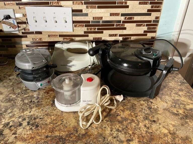 Hamilton Beach Sandwich Maker, Betty Crocker Chopper, Hamilton Beach