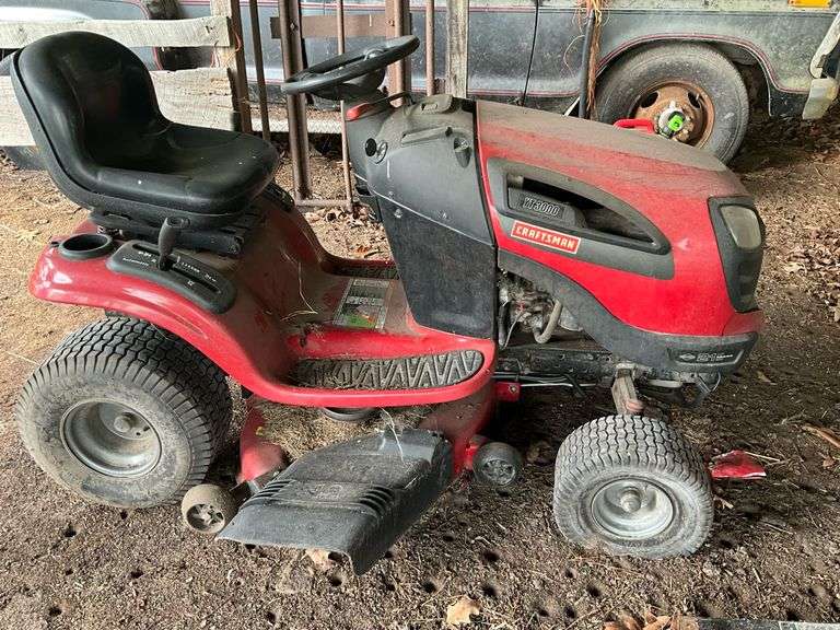 Craftsman YT3000 Lawn Tractor, Model 917.288517, Starts, Tires are flat