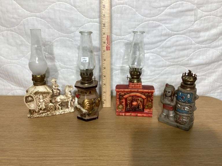 ANTIQUE KEROSENE LAMPS Currie Auction Service