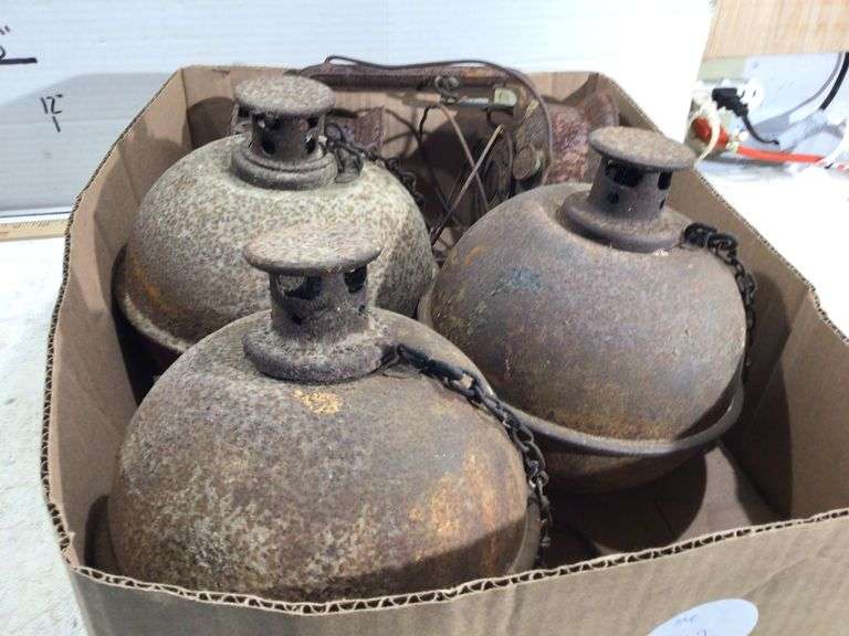3 ANTIQUE SMUDGE POTS Currie Auction Service