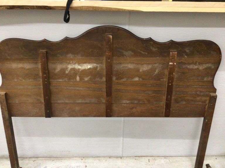 WOOD HEADBOARD, FOOTBOARD AND RAILS Currie Auction Service