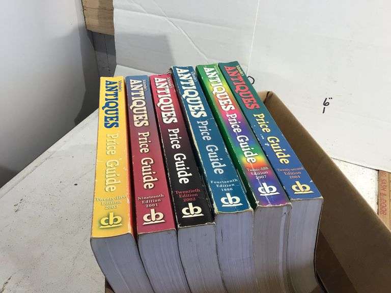 6 ANTIQUE PRICE GUIDE BOOKS Currie Auction Service
