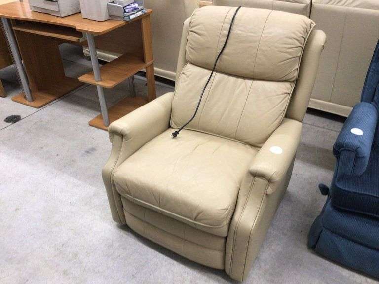 LEATHER ELECTRIC RECLINING CHAIR Currie Auction Service