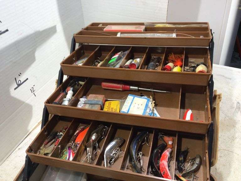 FULLY STOCKED FISH N'CHUM SUPER 8 TACKLE BOX Currie Auction Service