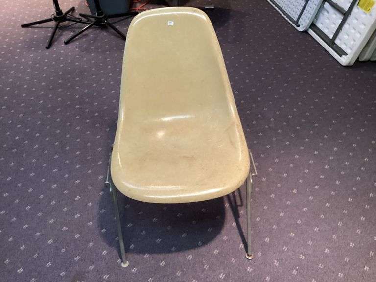 HERMAN MILLER CHAIR Currie Auction Service