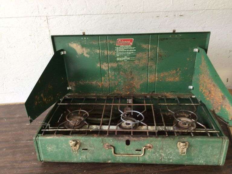 COLEMAN 3 BURNER CAMP STOVE Currie Auction Service